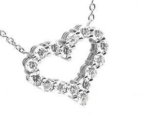 FACETS Platinum 16 Round Cut Diamond 0.76ct Heart Necklace